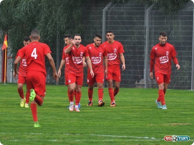 שחקני כפר כנא חוגגים את היתרון פעם נוספת (אבי רביבו)